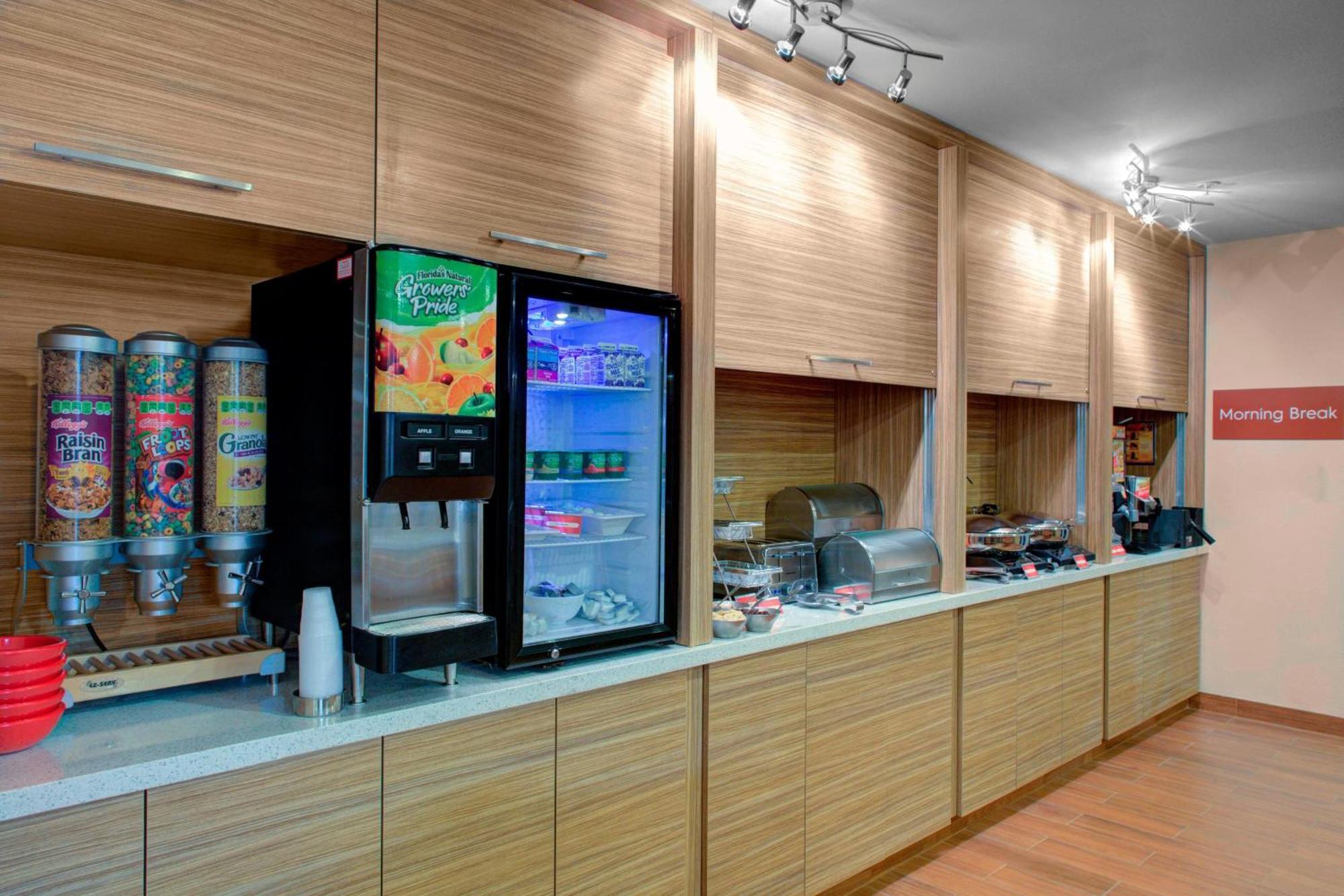 Towneplace Suites Wichita East Екстер'єр фото